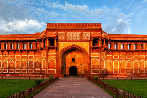 Delhi - Agra Via Mathura (Approx 230 Km)